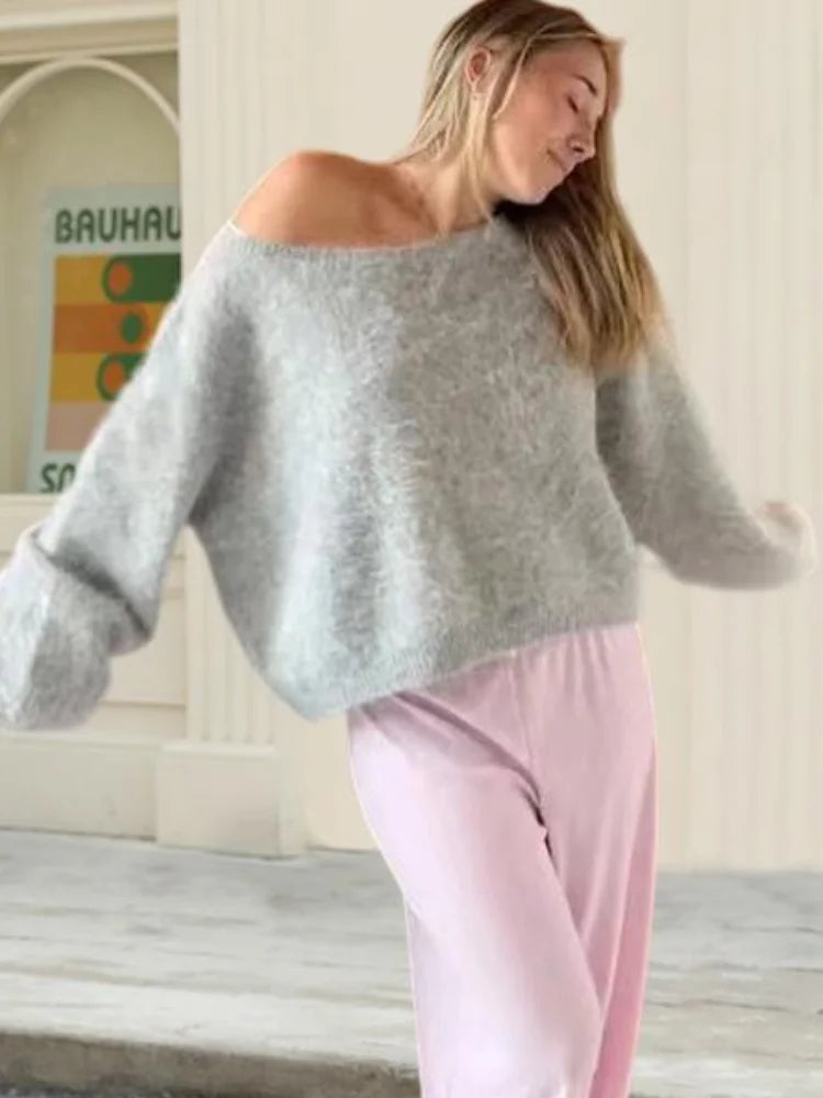 Maglione da donna in mohair con spalle scoperte